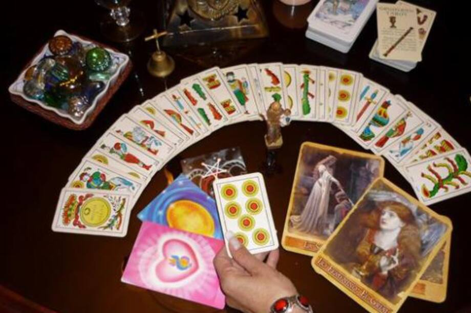 Conferencia: 'Suerte y Predicciones 2011"