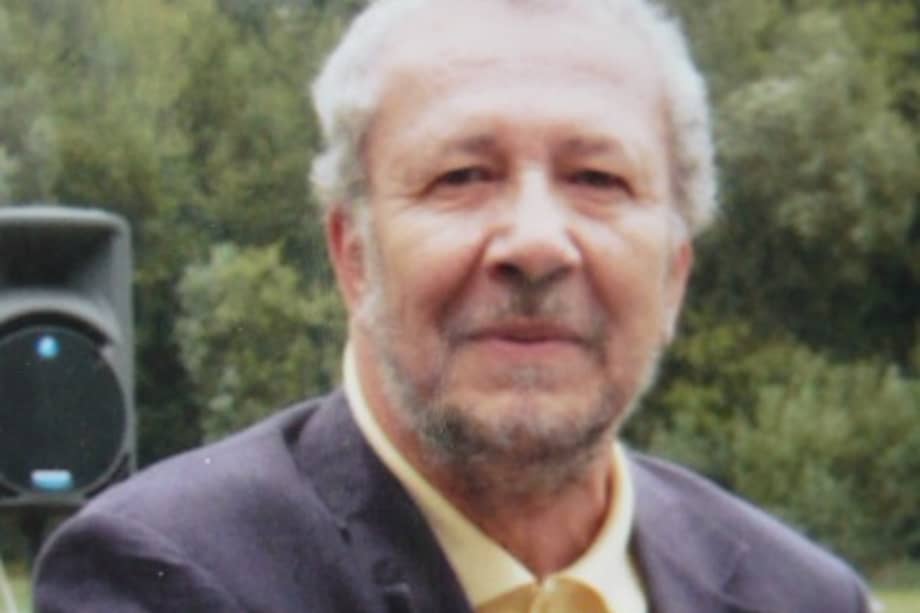 Luis Alfredo Sánchez estudió cine en Rusia donde obtuvo un Máster en Artes por sus galardonados documentales “Leningrado” y “Moscú a Primera Vista”.