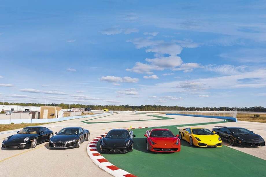 Exotic Driving Experience cuenta con seis vehículos de alto rendimiento: dos Ferrari 458 Italia, Lamborghini Gallardo LP570-4 Superleggera, Lamborghini Gallardo LP560-4, Audi R8 y Porsche 997 S. / Cortesía Exotic Driving Experience