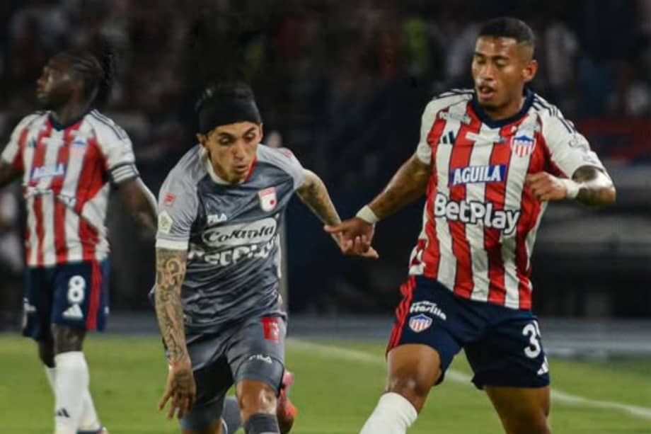 Santa Fe y Junior, en el Estadio Metropolitano de Barranquilla.