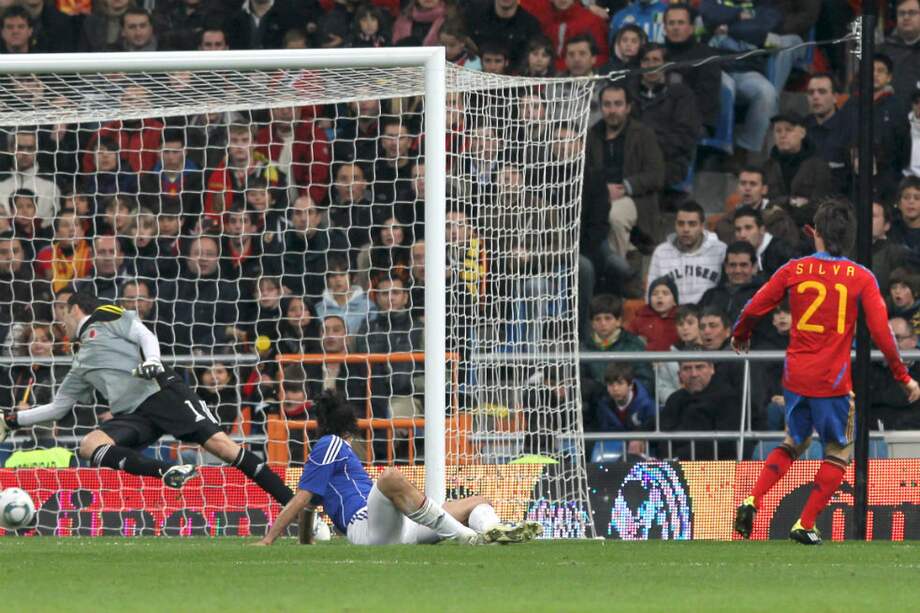 El gol de David Silva a Colombia, en el amistoso del 9 de febrero de 2011.