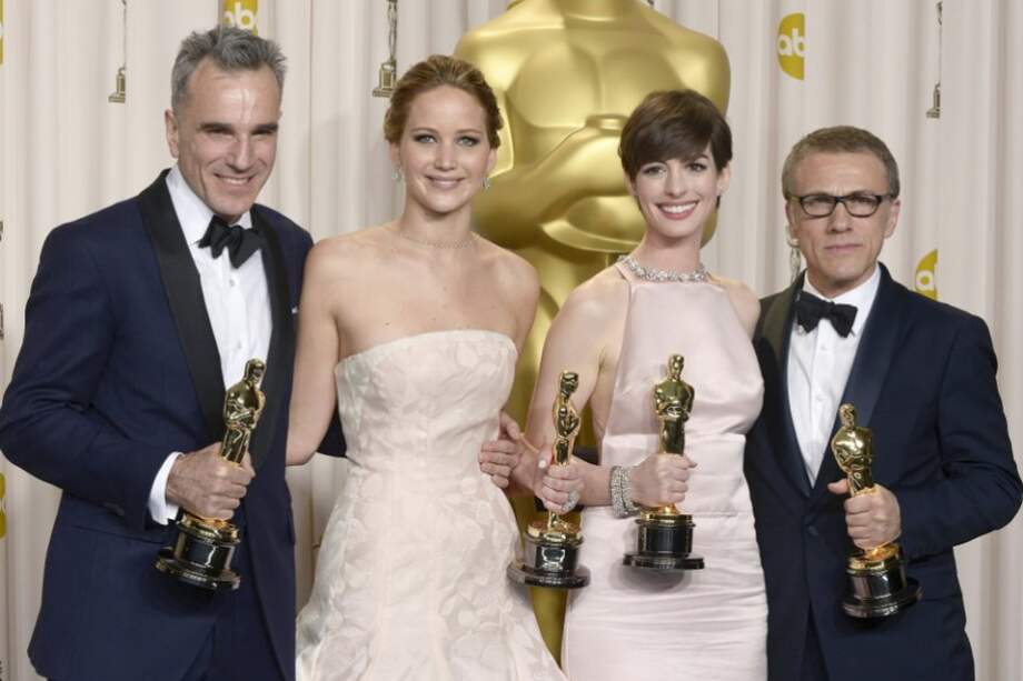 Daniel Day-Lewis, Jennifer Lawrence, Anne Hathaway y Christophe Waltz, ganadores del Óscar.