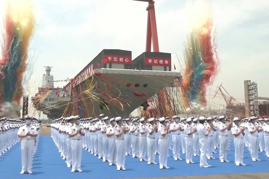 Este portaviones tiene una tecnología significativamente más avanzada que sus dos predecesores, incluyendo un sistema electromagnético de propulsión.