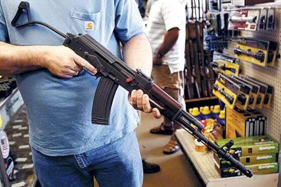 El coronavirus aumenta venta de armas en EE. UU. / AFP