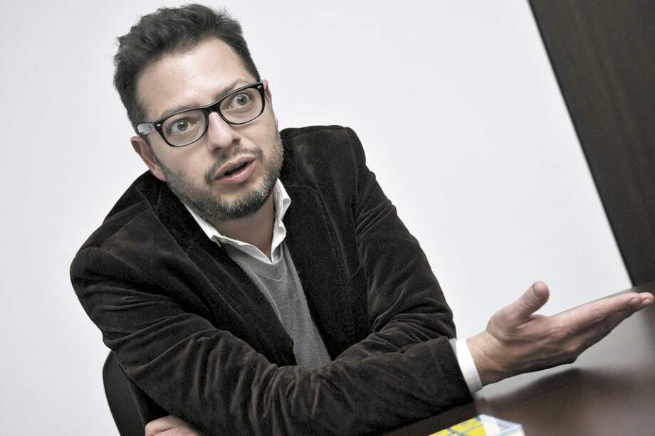 Correa, autor de los libros ‘Todo pasa pronto’ y ‘El barro y el silencio’, es columnista literario de El Espectador y editor de Arcadia. / Gustavo Torrijos - El Espectador