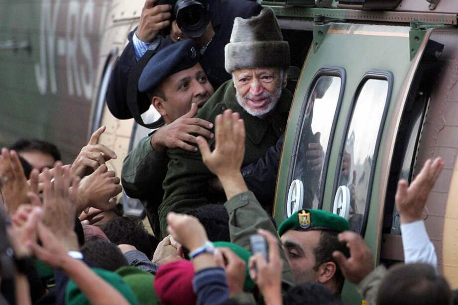 Yasser Arafat, más que cualquiera de los actuales líderes palestinos, sigue representando en la actualidad la lucha por la autodeterminación de ese pueblo. / AFP