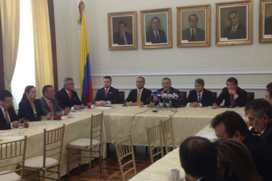 La U conjuró su crisis interna