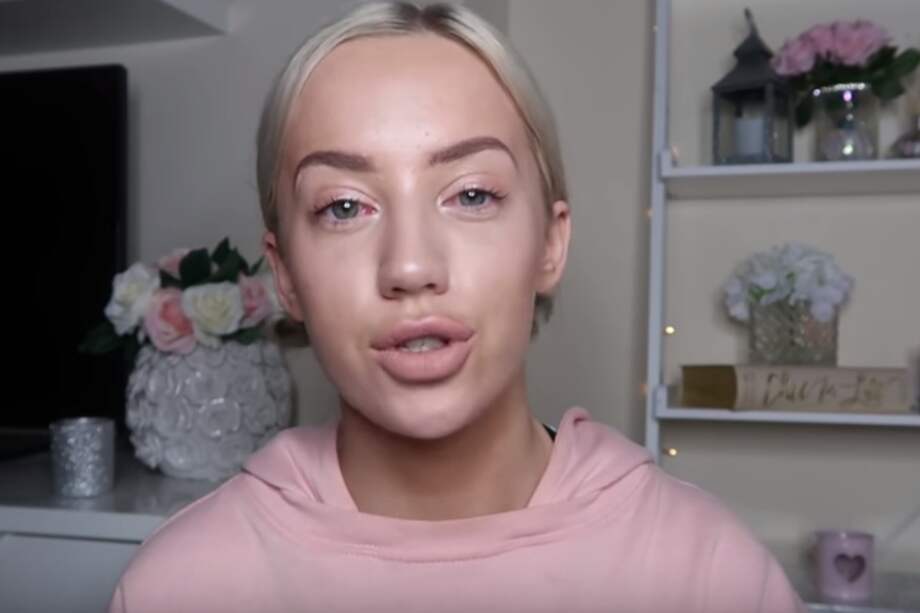 Elle Darby, youtuber de 22 años, quien pidió acomodación gratuita en un hotel a cambio de promocionar en sus redes al negocio. / Captura de pantalla de YouTube