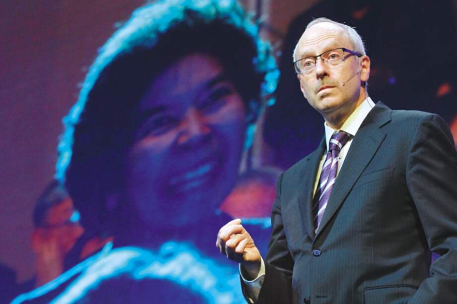 Michael J. Sandel es profesor de filosofía política en la Universidad de Harvard, a comienzos de 2021 estuvo en el Hay Festival Cartagena y su curso digital gratuito “Justicia” es uno de los más seguidos a nivel mundial.