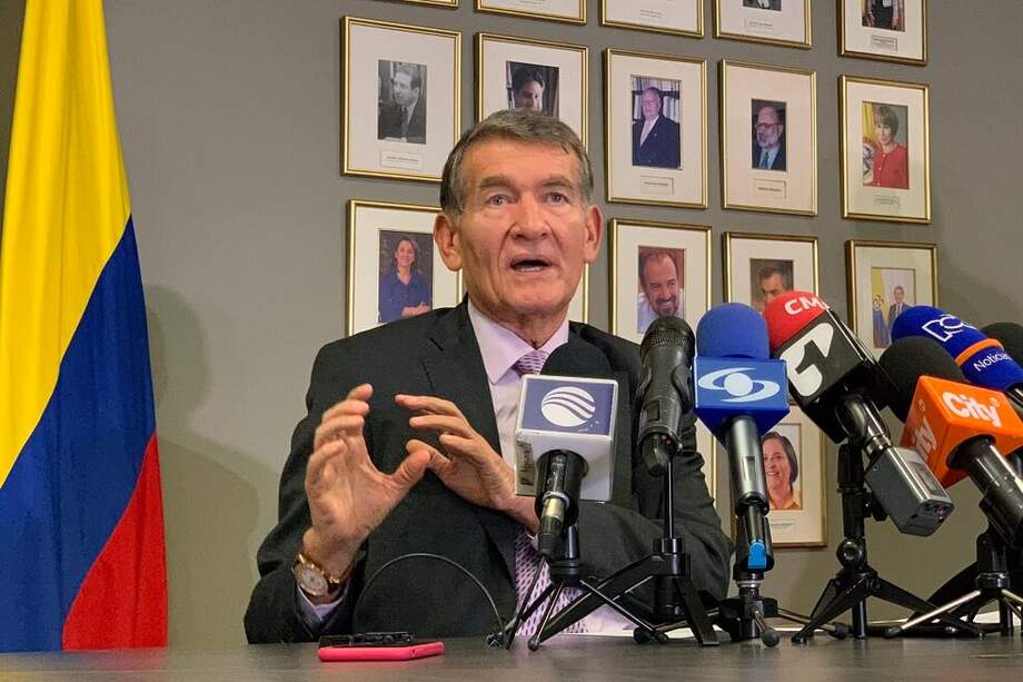 Ángel Custodio Cabrera, ministro de Trabajo, informó sobre las acciones de contención en ambientes laborales ante el Covid-19.