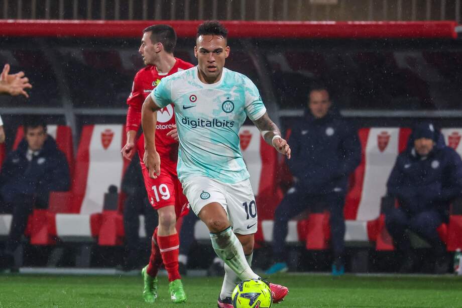 El delantero argentino Lautaro Martínez marcó en el empate 2-2 de Inter en casa del Monza, por la Serie A. (Italia) EFE/EPA/Roberto Bregani