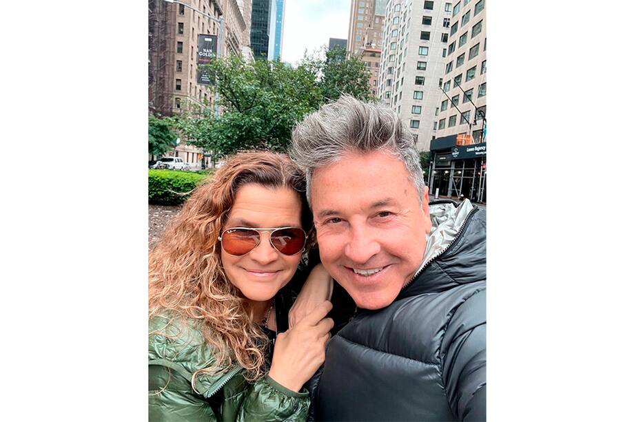 El cantautor celebró 32 años de matrimonio con Marlene Rodríguez. Sigue enamorado como el primer día.