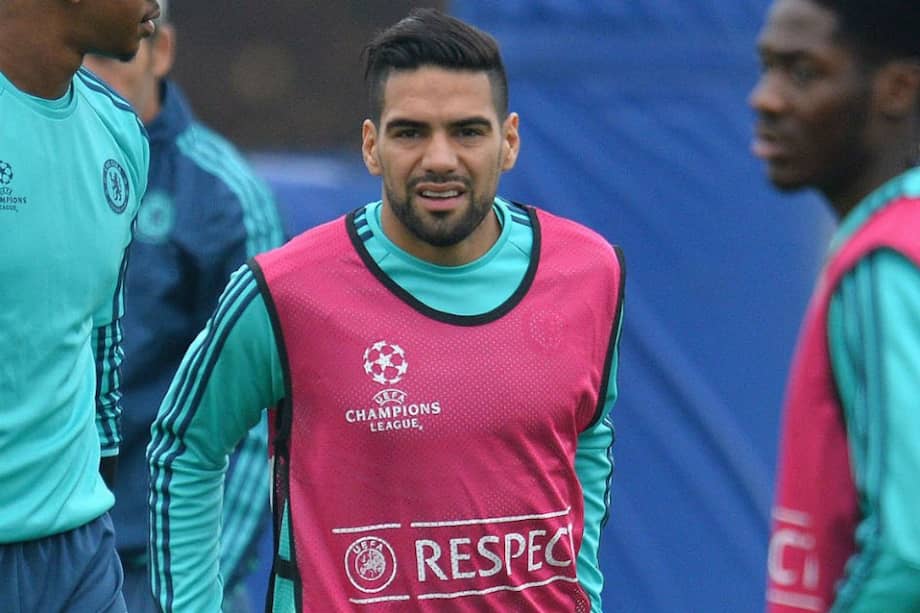 Radamel Falcao García, ayer en el entrenamiento donde se volvió a lesionar. / AFP
