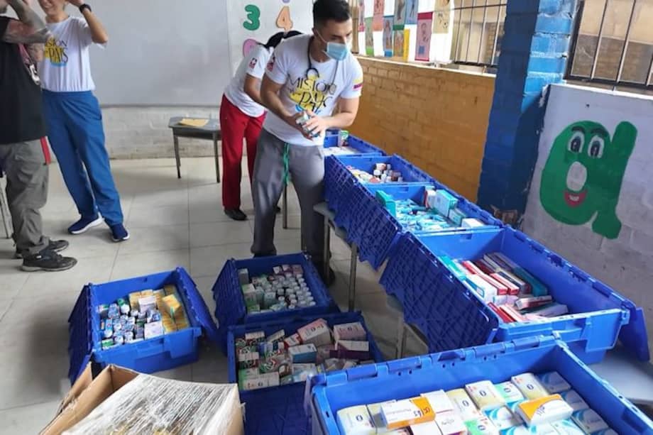 La secretaria de Salud del Valle, alertó que cancelaciones de contratos internacionales podrían afectar la llegada de guantes, tapabocas y otros insumos para clínicas y hospitales.