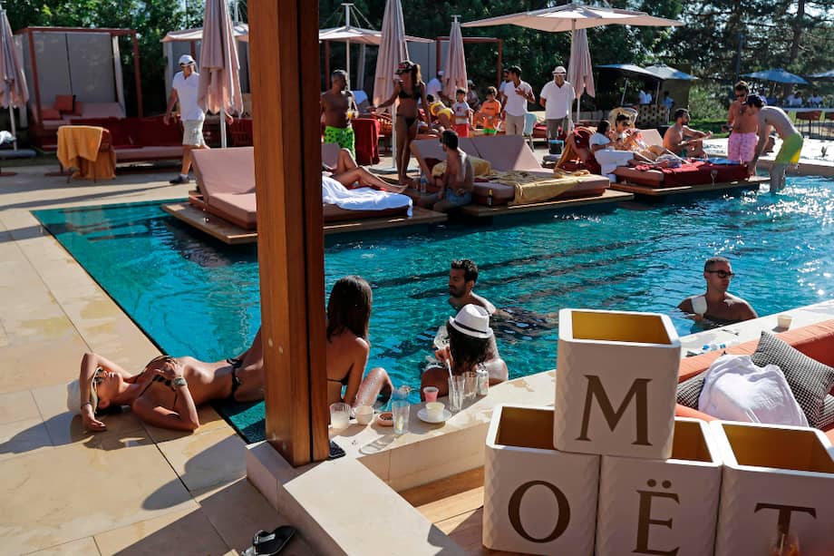 Para la propietaria del club, Liliane Rahmé, las actividades organizadas este año han permitido preservar el empleo de más de 200 personas, especialmente jóvenes.