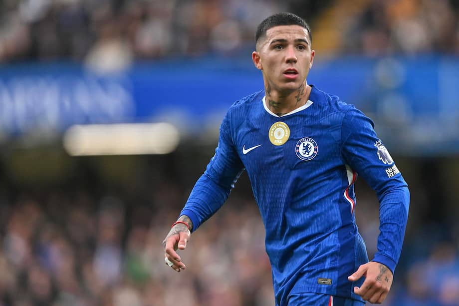 Enzo Fernández durante un partido de la Premier League entre Chelsea y Liverpool FC, en Londres, Reino Unido, el 4 de octubre de 2025.