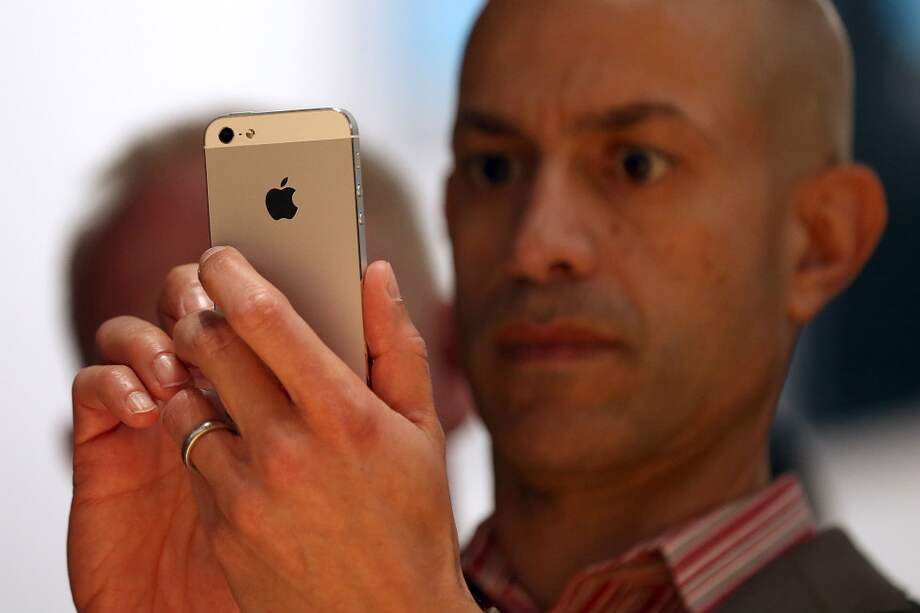 Se espera que el iPhone 5 venda 45 millones de unidades en 2012. / AFP
