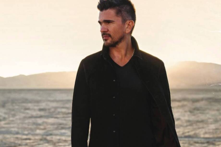 Juanes mirando al infinito