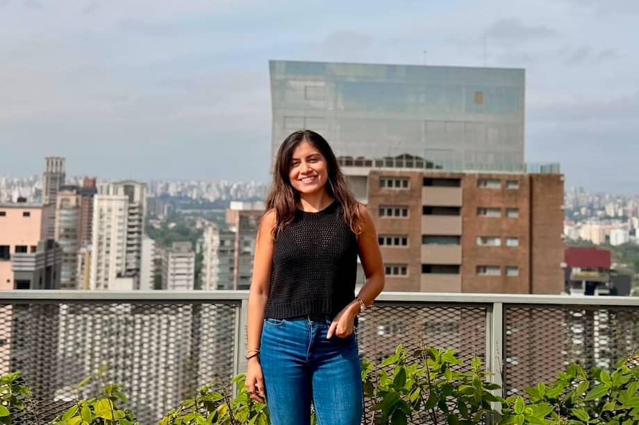 Adriana Muñoz ha liderado el proceso para incluir procesos de Inteligencia Artificial en el sector de las cobanzas.