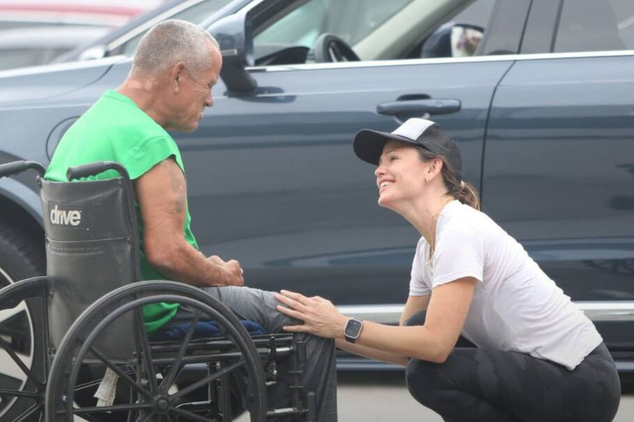 La actriz Jennifer Garner demostró su generosidad y tuvo un noble gesto con una persona sin hogar.