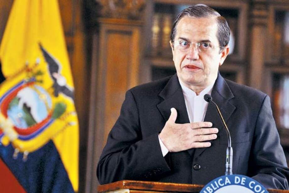 Canciller de Ecuador alerta sobre espionaje con fines desestabilizadores