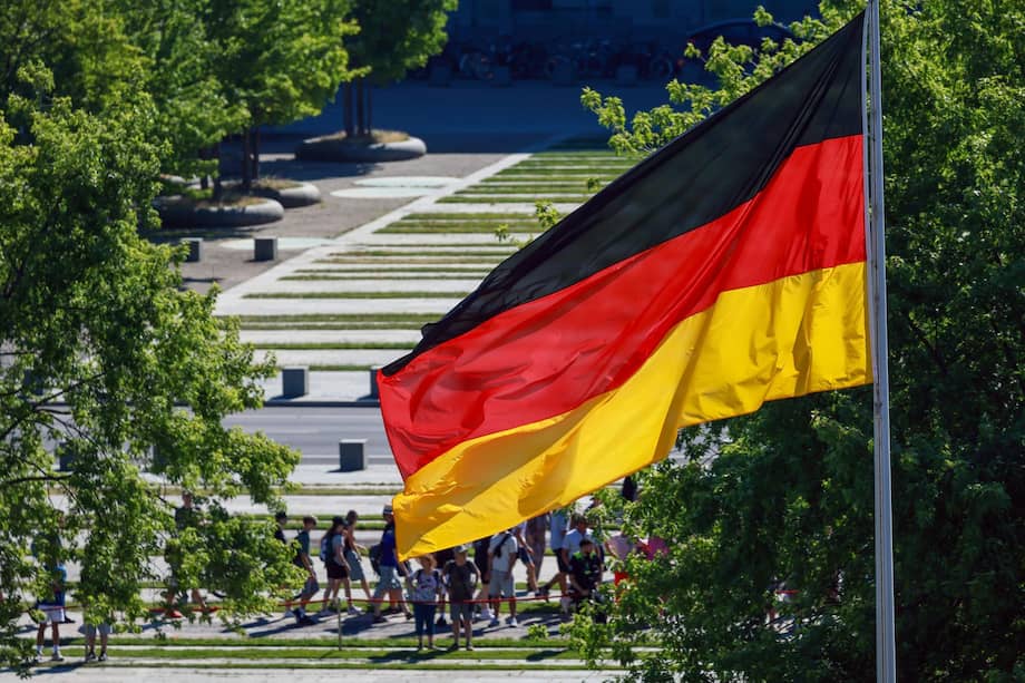 Imagen de referencia de una bandera alemana en Berlín.
