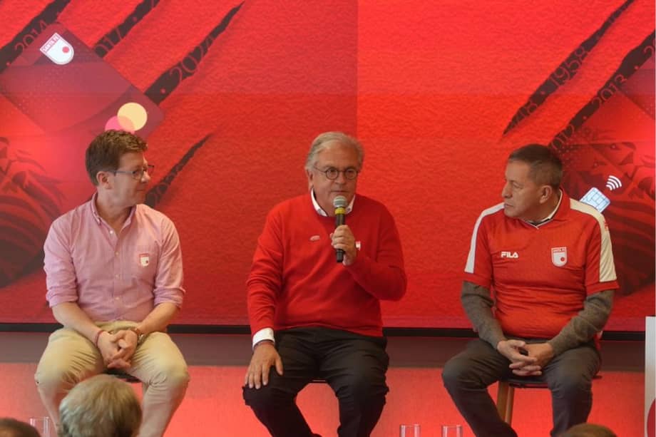 De izquierda a derecha: Federico Martínez, presidente de Mastercard Colombia; Gerardo Hernández, presidente de AV Villas, y Eduardo Méndez, presidente de Santa Fe.