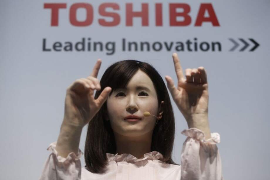 La robot-vendedor que no convence a los japoneses