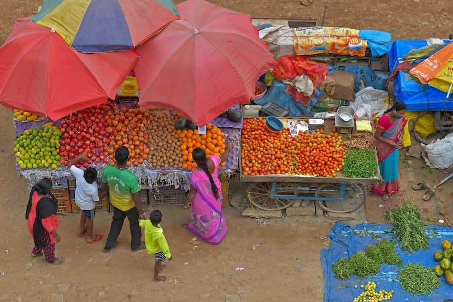 India comienza a levantar las restricciones que impuso por la pandemia, que dejó al país como uno de los más golpeados por el coronavirus. (Imagen de Referencia)