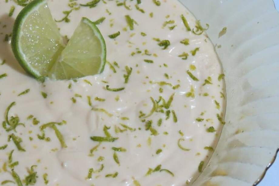 Mousse de limón con yogur, ideal para el fin de semana