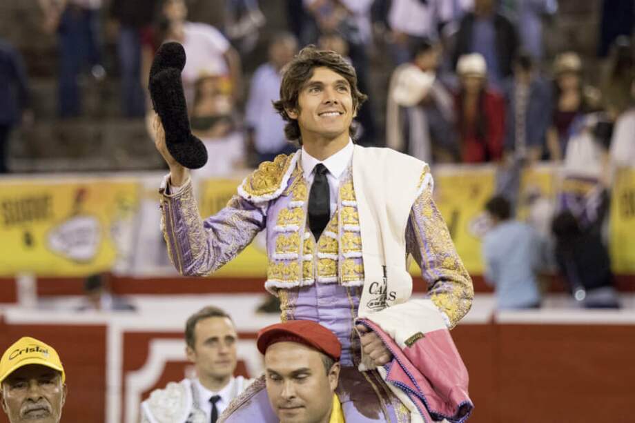 Sebastián Castella, uno de los toreros más queridos por la afición manizaleña, cortó tres orejas tras ejecutar dos faenas de alta calidad. / Cortesía Plaza de Toros de Manizales - Bryan Santiago Grisales Chica.