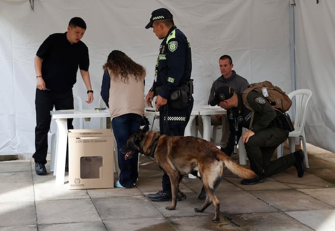 Más de 12.000 policías custodiarán la segunda vuelta presidencial en Bogotá