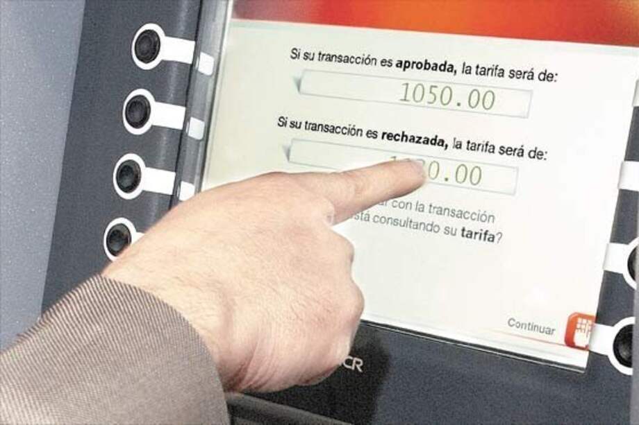 Ante reclamos y protestas, banco decidió acabar con cobros 'injustos' en servicios financieros