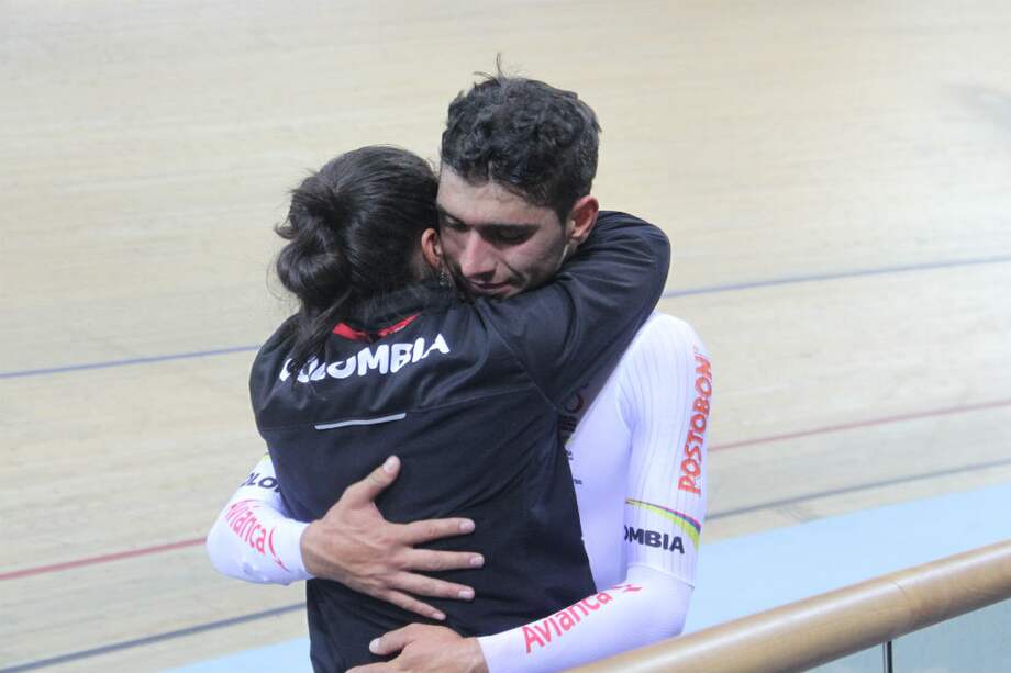 Fernando y su hermana Juliana, campeones en la pista con la selección de Colombia