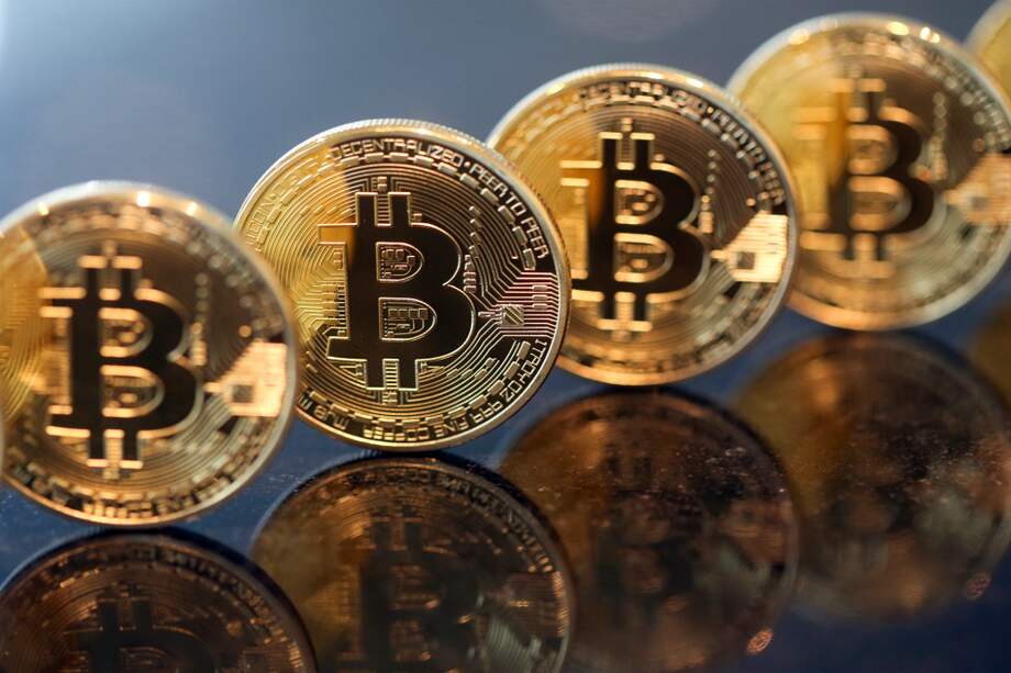 El Bitcoin cayó a US$978,76 después de la decisión. / Bloomberg
