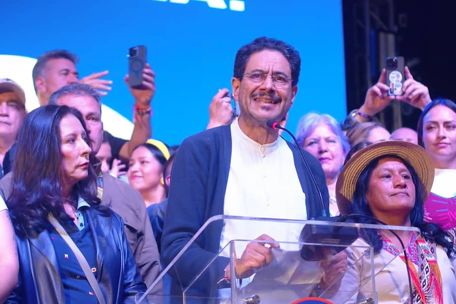Iván Cepeda, durante el discurso tras el escutrinio de los votos que lo dan como perdedor de las elecciones presidenciales.