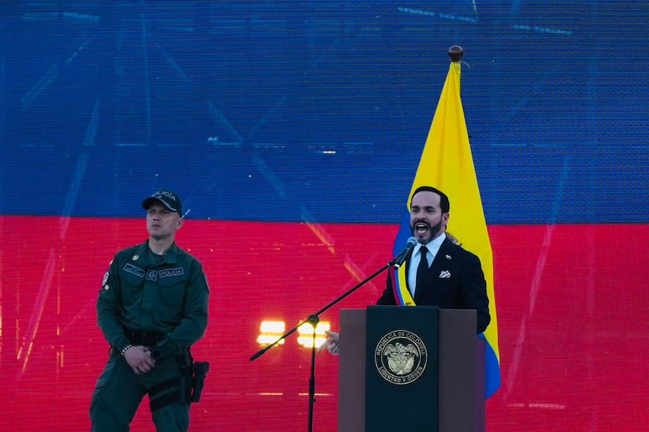 Abelardo de la Espriella dio su primer discurso como presidente en un cantón militar en Cali.