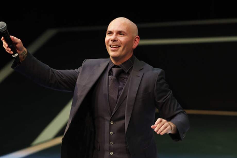 Pitbull manifestó que diseñó los dos espectáculos digitales para "relajarnos" en esta época.