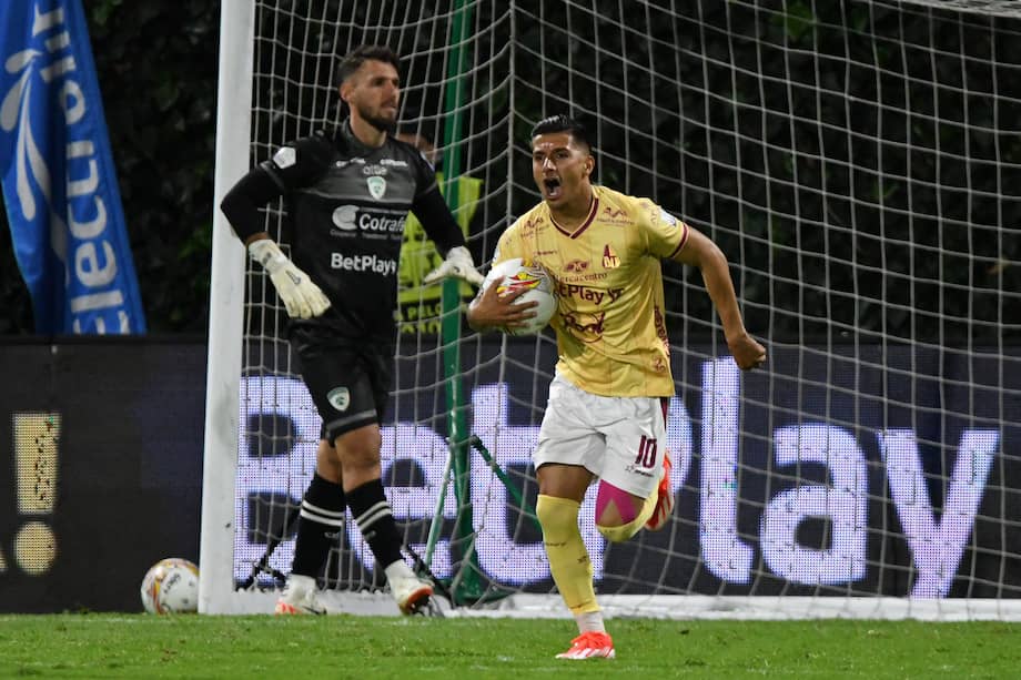 Yeison Guzmán de Tolima celebra su gol ante Equidad por la tercera fecha de los cuadrangulares de la Liga BetPlay.