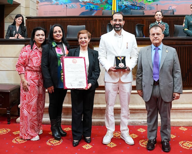 Unisimón recibe la máxima distinción del Congreso por su aporte a la educación regional