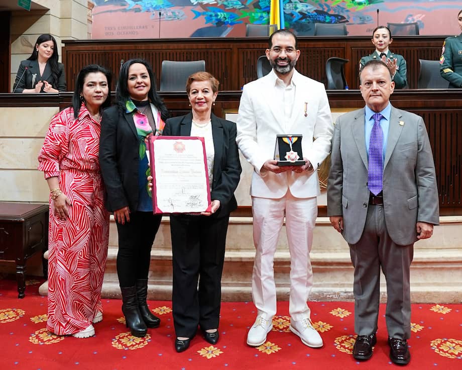 Unisimón recibe la máxima distinción del Congreso por su aporte a la educación regional