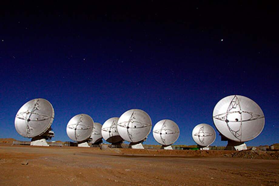 Radiotelescopio ALMA logra inesperado descubrimiento en una estrella antigua