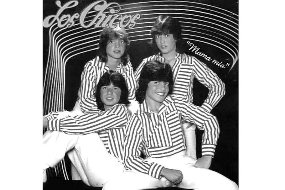 El artista, quien tenía 58 años, compartió tarima con el intérprete de ‘Un siglo sin ti’.