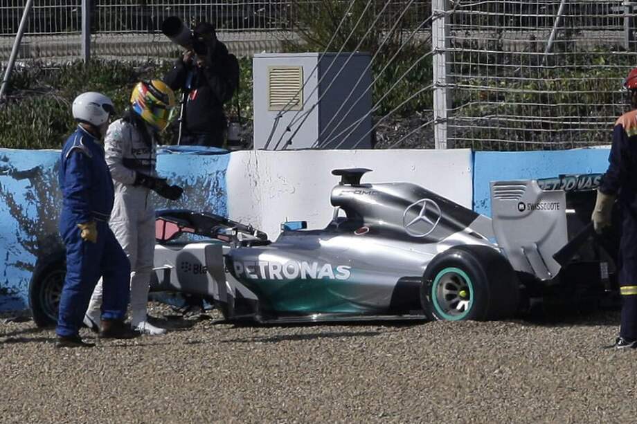 Hamilton sufrió un accidente en los entrenamientos y se desconoce su estado