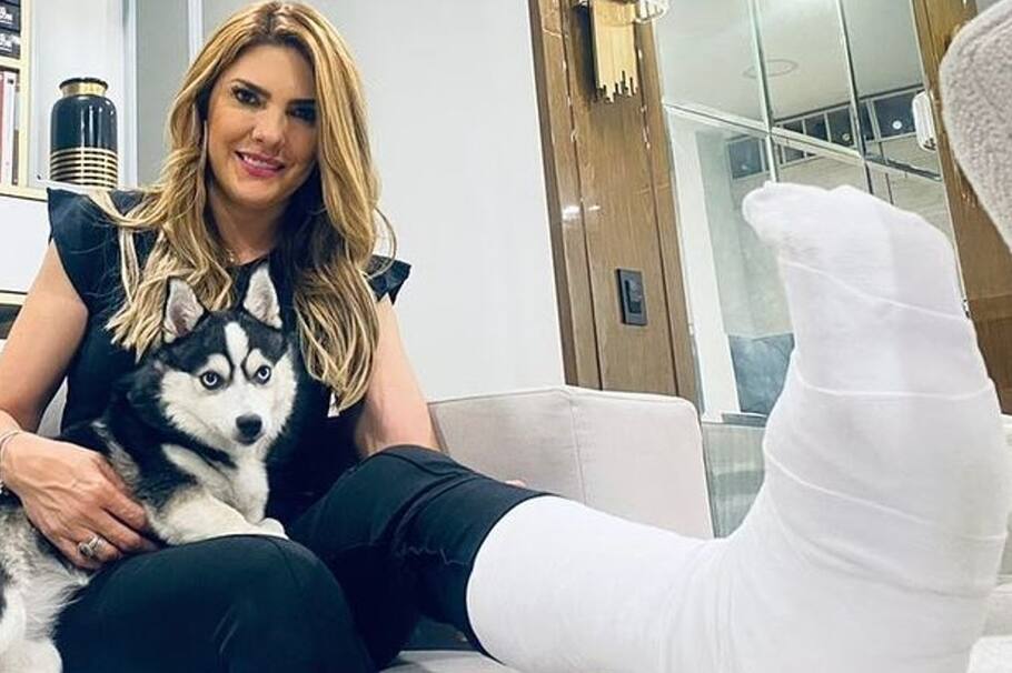 Durante un reciente programa en vivo de Buen día Colombia, la presentadora Ana Karina Soto sufrió un accidente que quedó registrado en video.