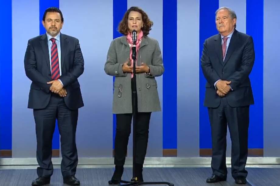 El alto comisionado para la Paz, Miguel Ceballos; la ministra del Interior, Nancy Patricia Gutiérrez; y el ministro de Defensa, Guillermo Botero. / Cortesía