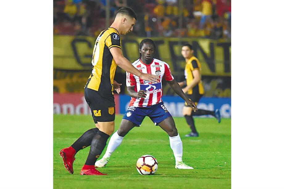 En la fase anterior, Júnior eliminó a Guaraní. / AFP