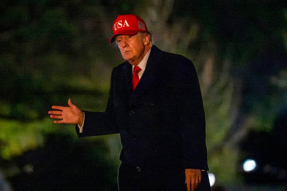 El presidente de Estados Unidos, Donald Trump, regresa a la Casa Blanca en Washington, DC desde Miami, Florida, el domingo 12 de abril de 2026.