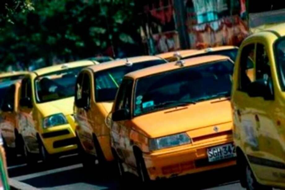 El arranque del taxímetro, 'banderazo', pasó de 22 a 26 unidades. / Archivo El Espectador