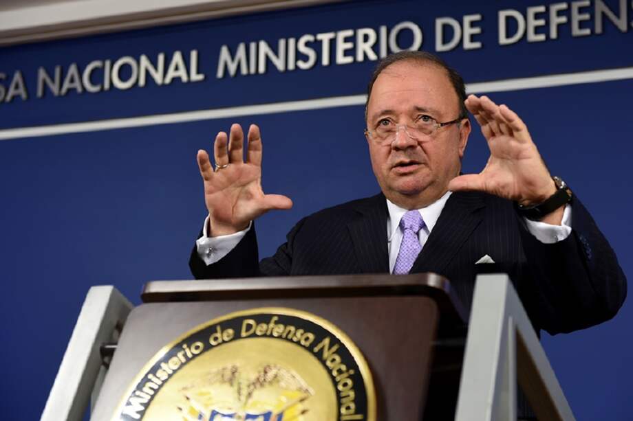 El ministro de Defensa, Luis Carlos Villegas, al presentar la Directiva N° 15 de 2016 que permite un uso más contundente de la fuerza contra las organizaciones criminales. / Ministerio de Defensa